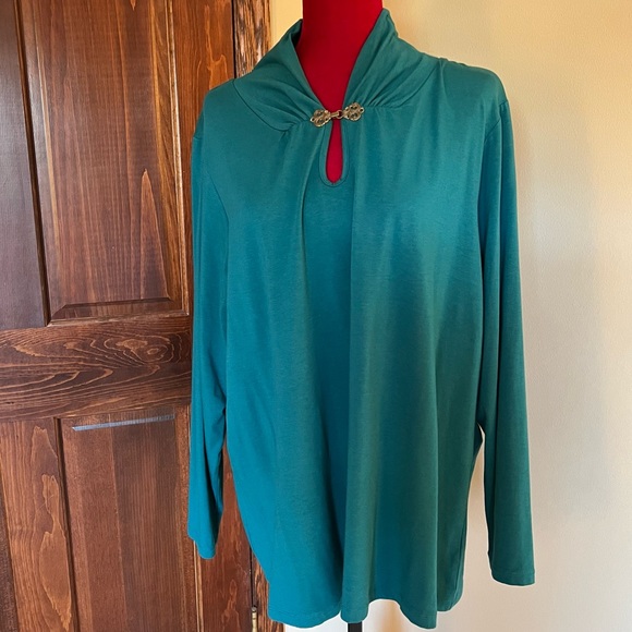 Denim & Co knit top w/ keyhole and hardware detail - Picture 1 of 9